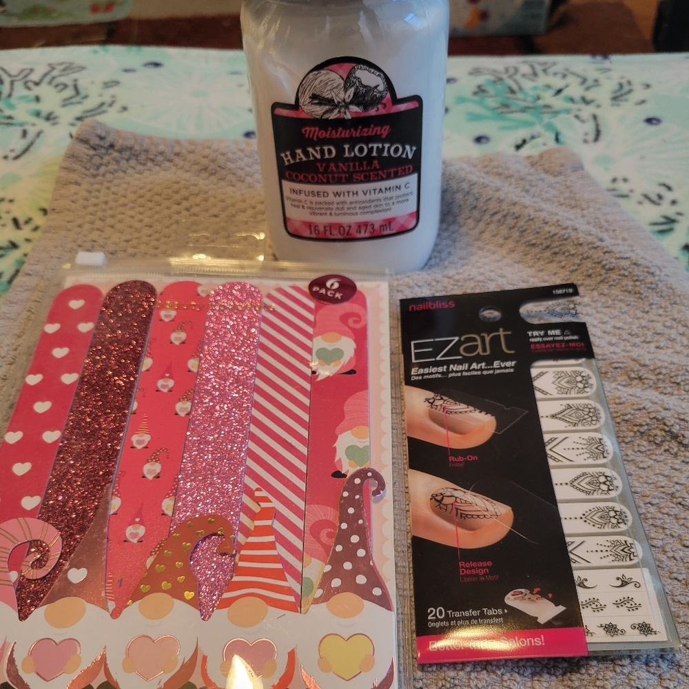 Hand and nail care set